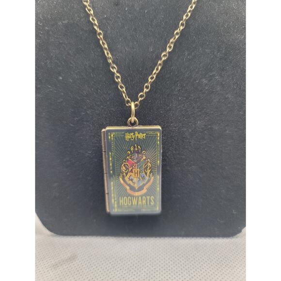 Harry Potter Hogwarts Pendant Necklace - Picture 2 of 2